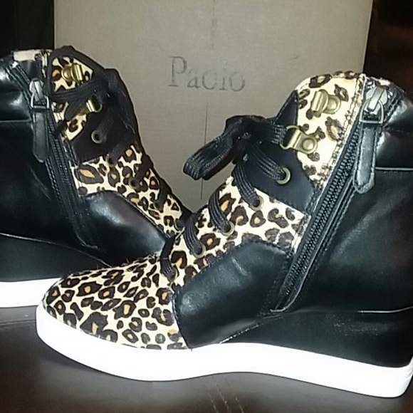 Linea Paola Shoes - Host Pick 3/9!!👢Cute Calf Hair Booties